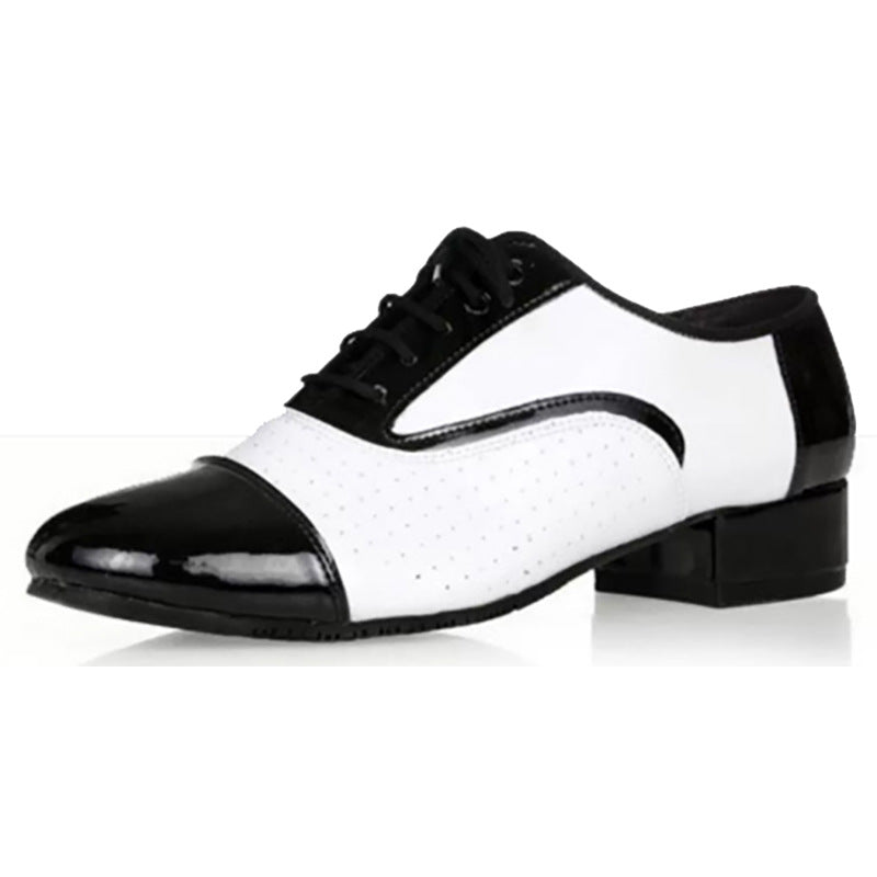 Zapatos de cuero en blanco y negro, para baile