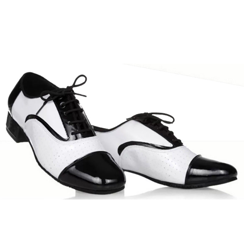 Zapatos de cuero en blanco y negro, para baile